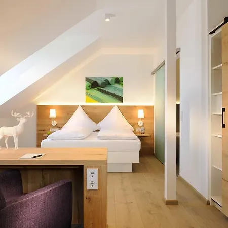 Hotel Hirsch - Ellwanger